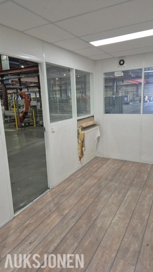 Isolert kontorbrakke / kontormodul med strøm – 4,80 × 2,39 m